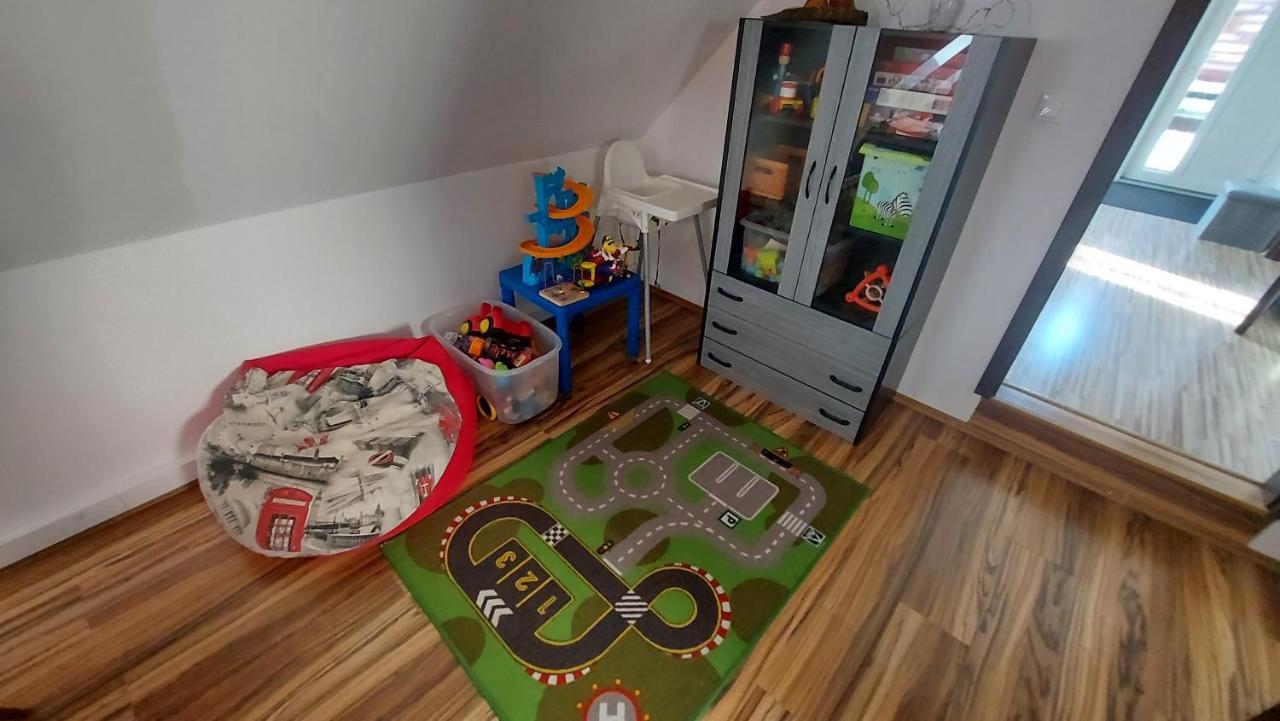 Apartmán Tajov pre 5 osôb, privatne parkovanie a terasa Esterno foto