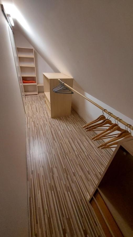 Apartmán Tajov pre 5 osôb, privatne parkovanie a terasa Esterno foto