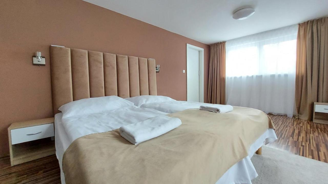 Apartmán Tajov pre 5 osôb, privatne parkovanie a terasa Esterno foto